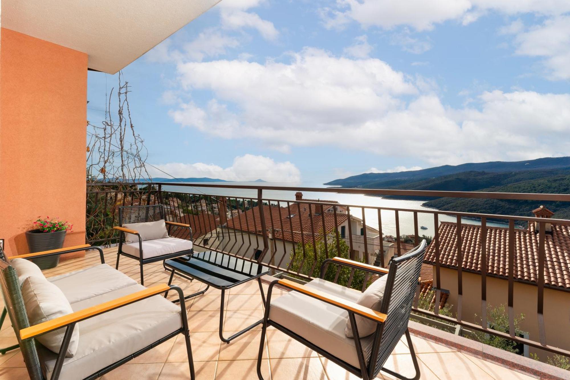 Apartments Oriana Rabac Exterior photo